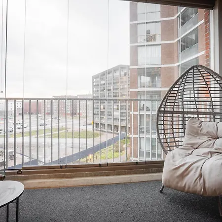 Eco-apartment & Balcony Near Mall Of Tripla, Apartman